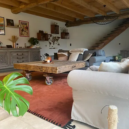 Corps De Ferme A La Montagne. Feriehus