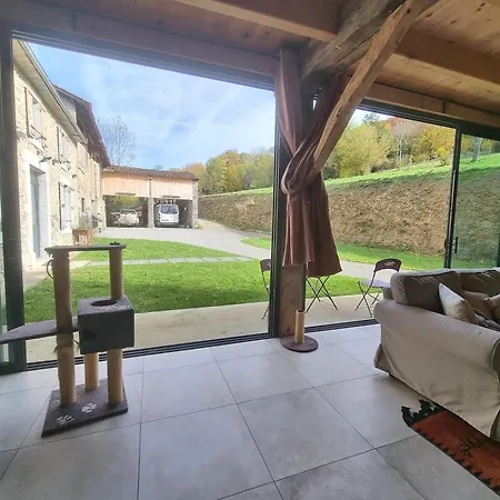 Corps De Ferme A La Montagne. Feriehus Montserie